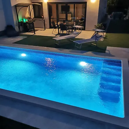 Volme Mit Pool In Ruhiger Lage *